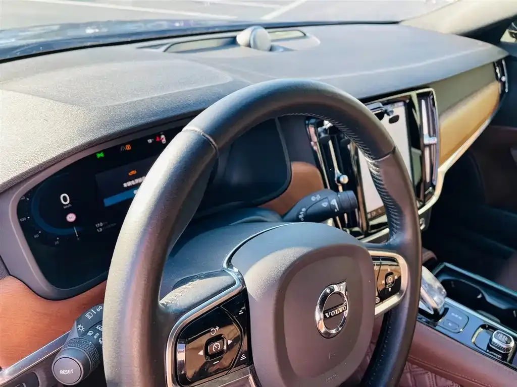 Volvo S90 PHEV 2021 из CN, фото 5