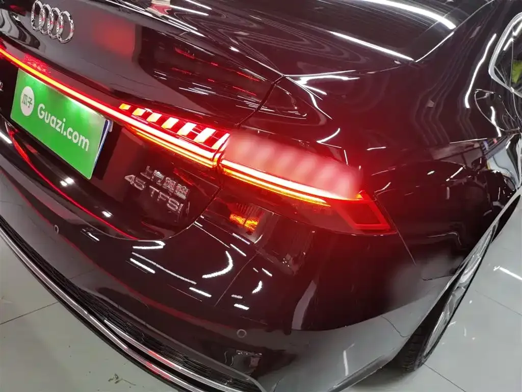 Audi A7L — фото 10