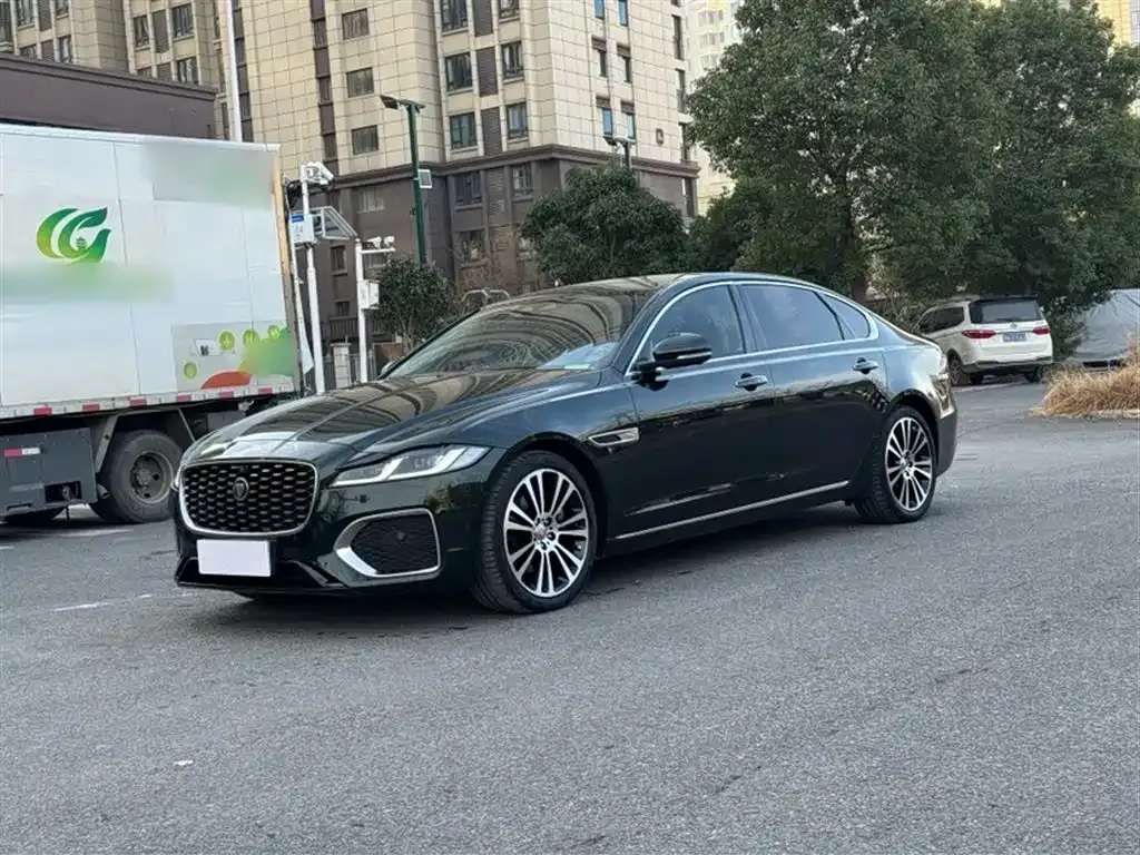 Jaguar XFL — фото 10