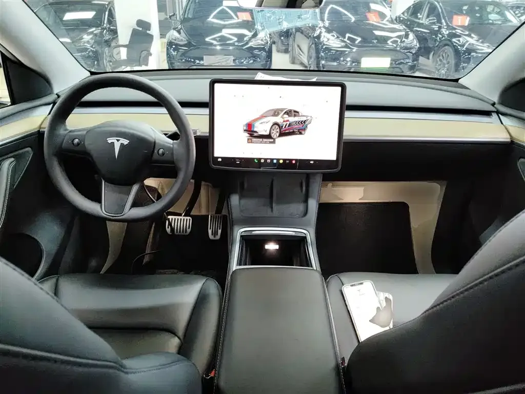 Tesla Model Y — фото 9