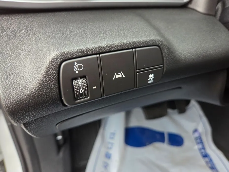 Hyundai AVANTE — фото 3