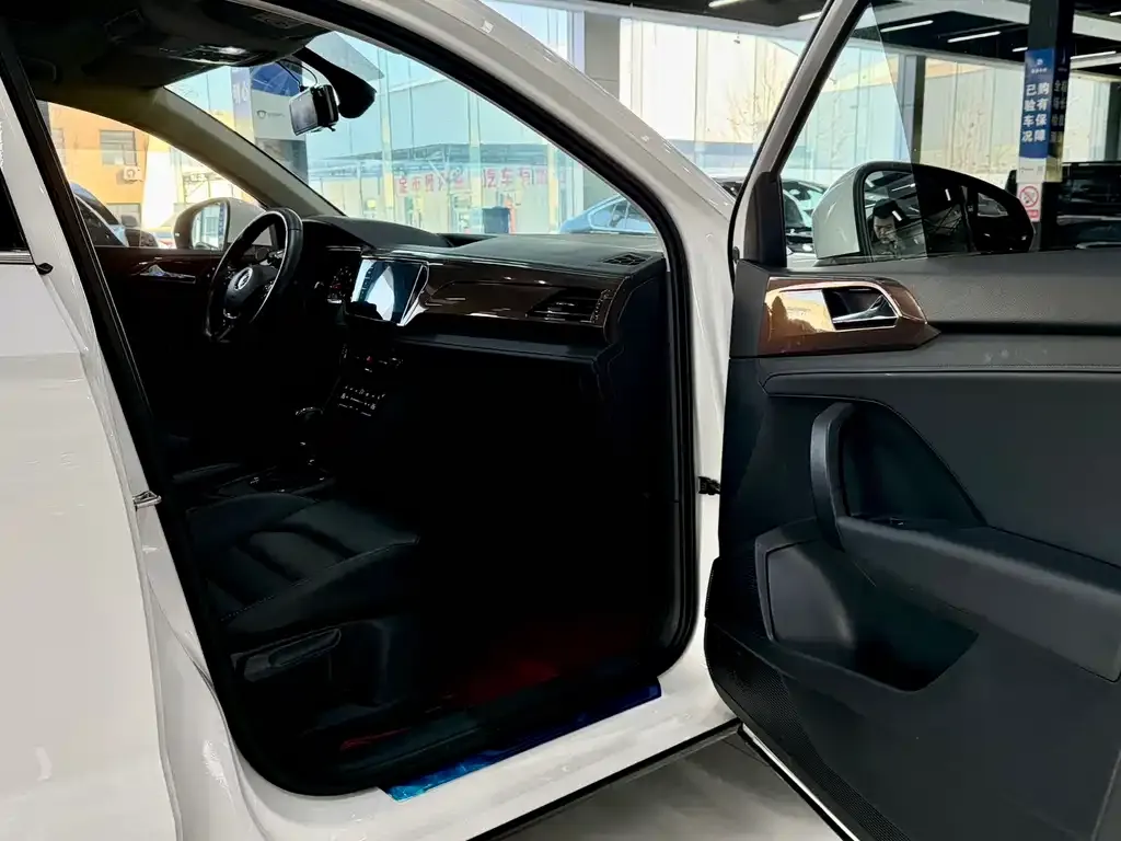 Volkswagen Tharu 2022 из CN, фото 3