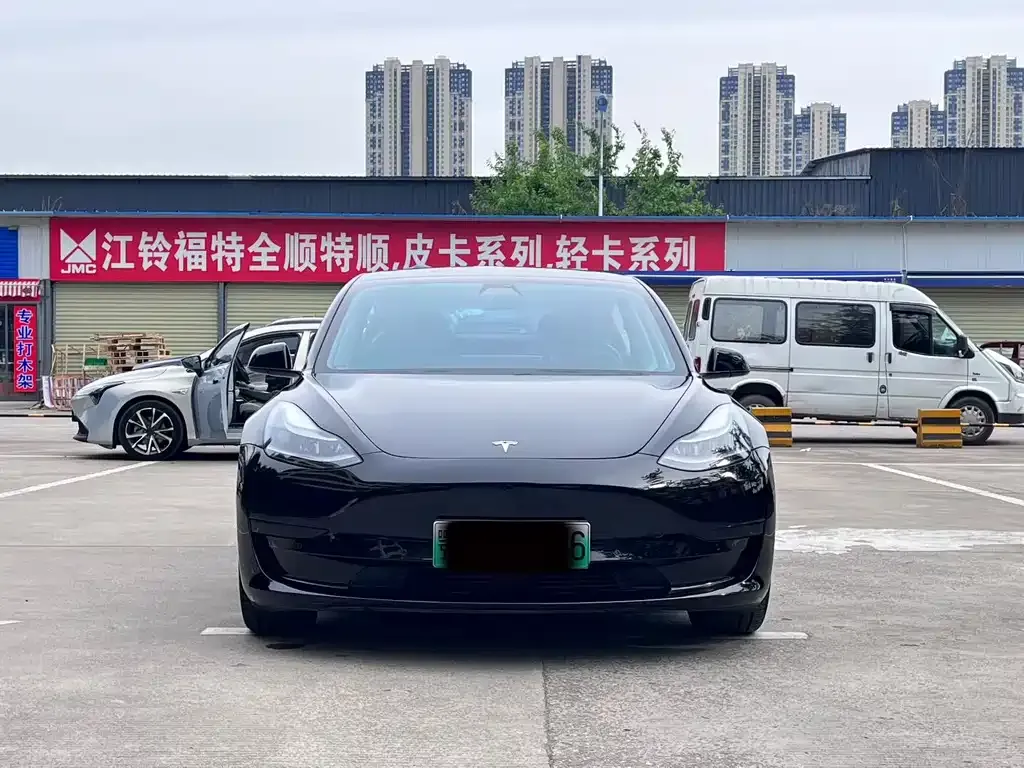 Tesla Model 3 — фото 6