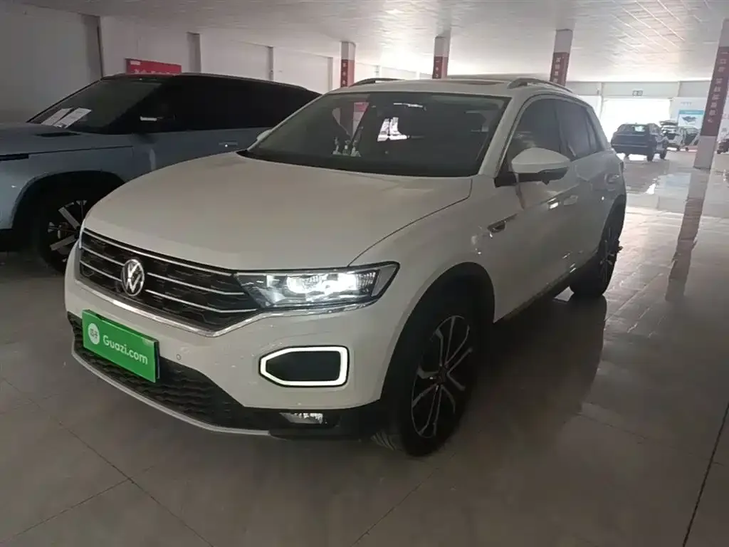 Volkswagen T-Roc — фото 1