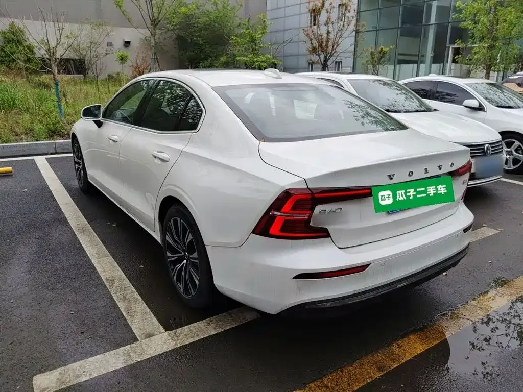 Volvo S60 — фото 10