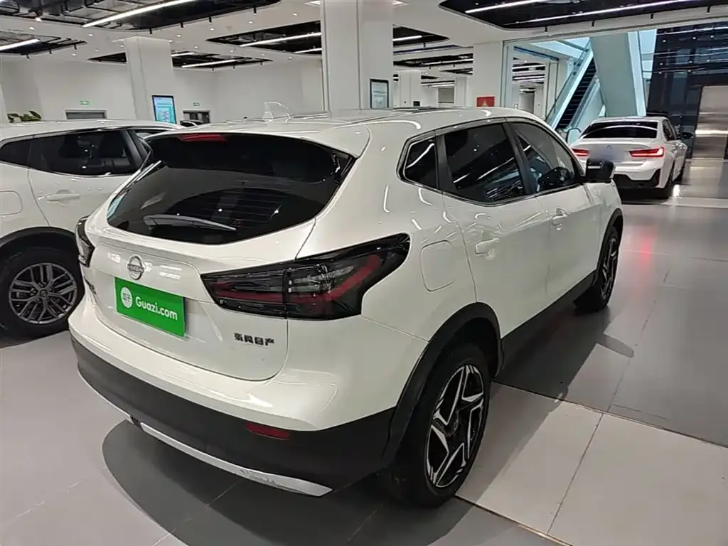 Nissan Qashqai — фото 10