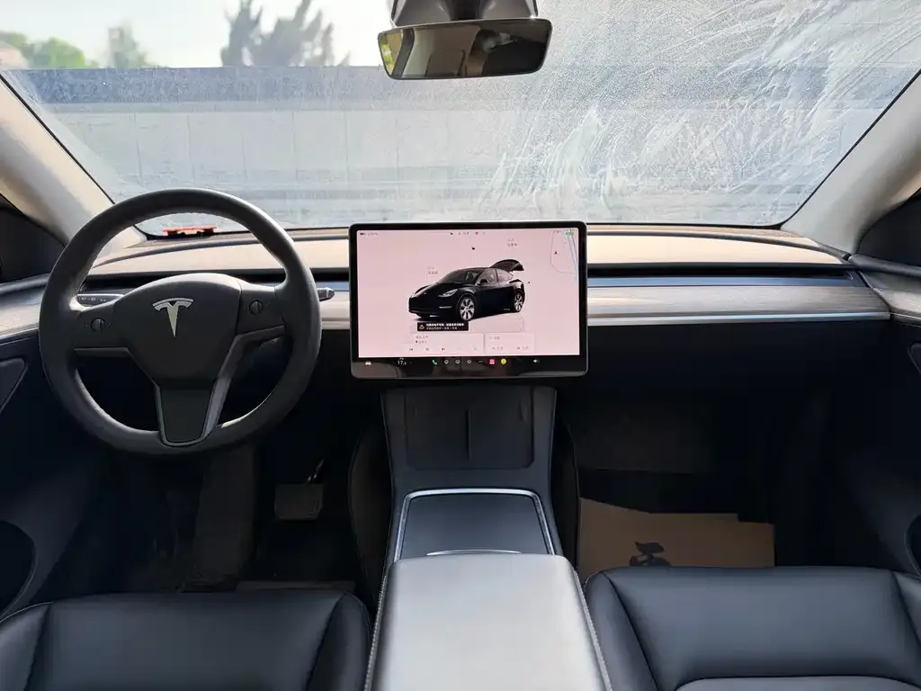 Tesla Model Y — фото 7