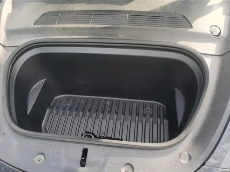 Tesla Model Y 2024 из CN, фото 2