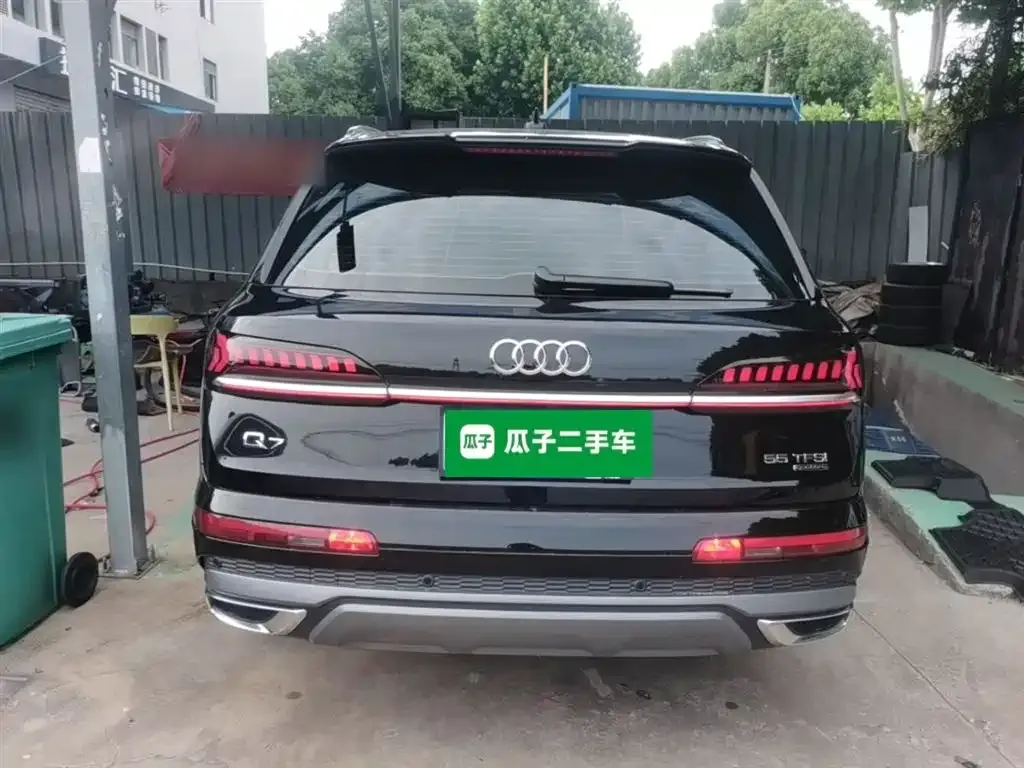 Audi Q7 — фото 10