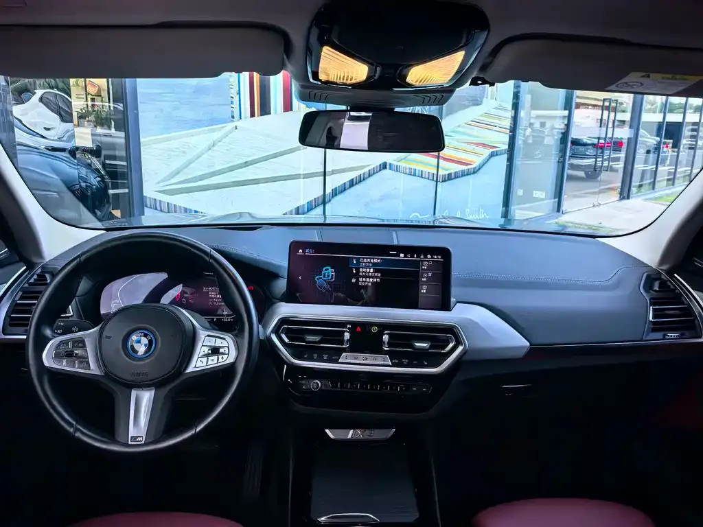BMW iX3 — фото 2