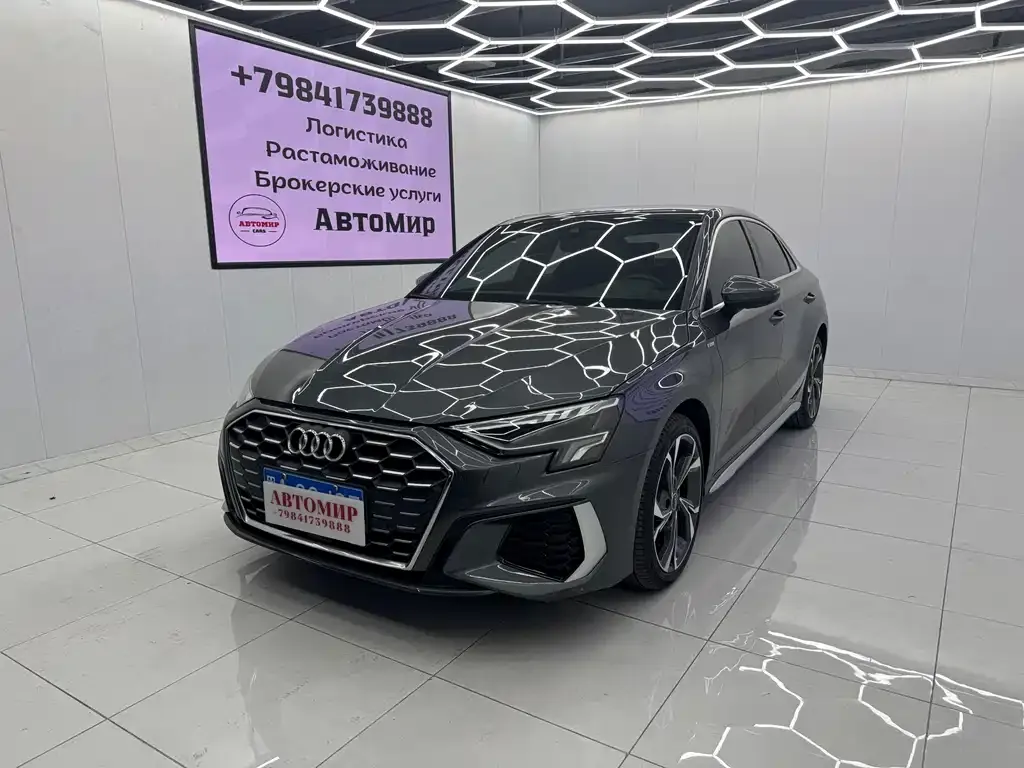 Audi A3 — фото 1