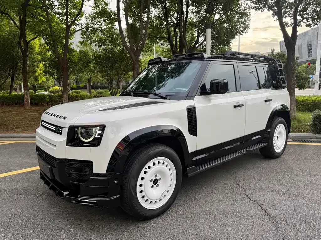 Land Rover Defender — фото 1