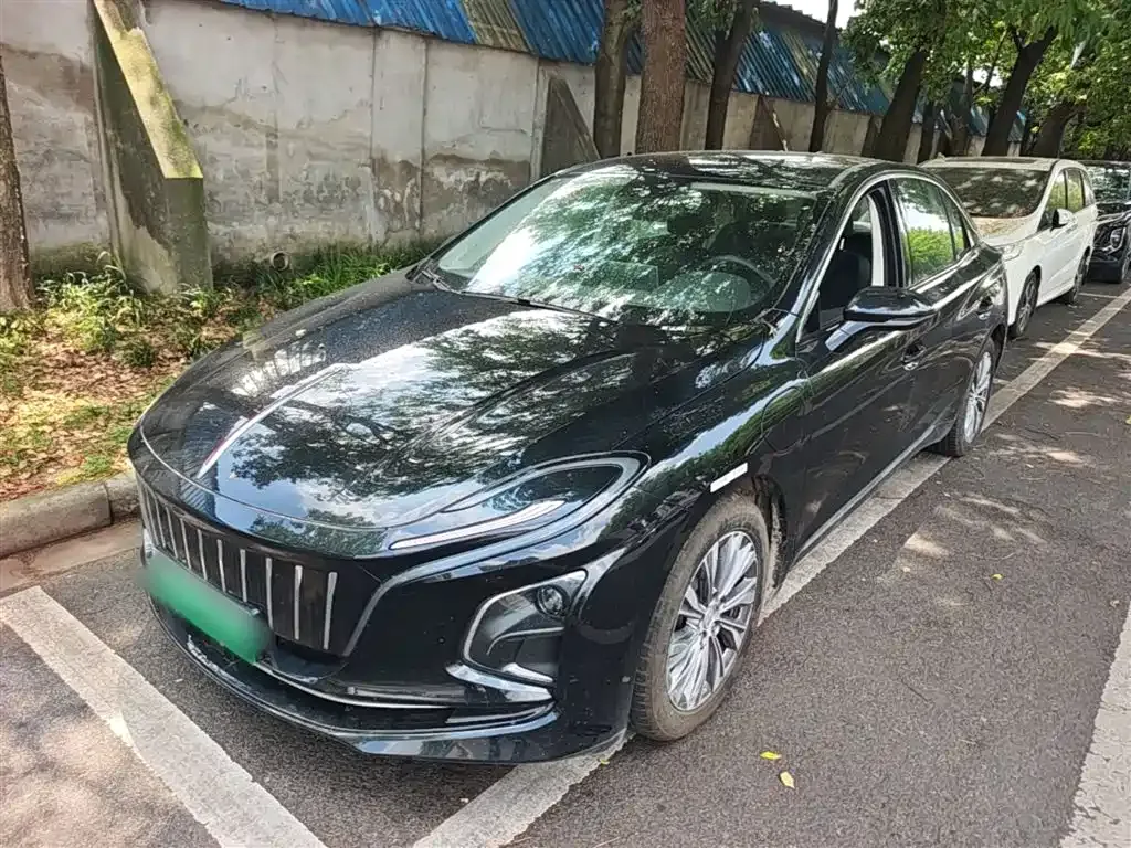 Hongqi E-QM5 — фото 4