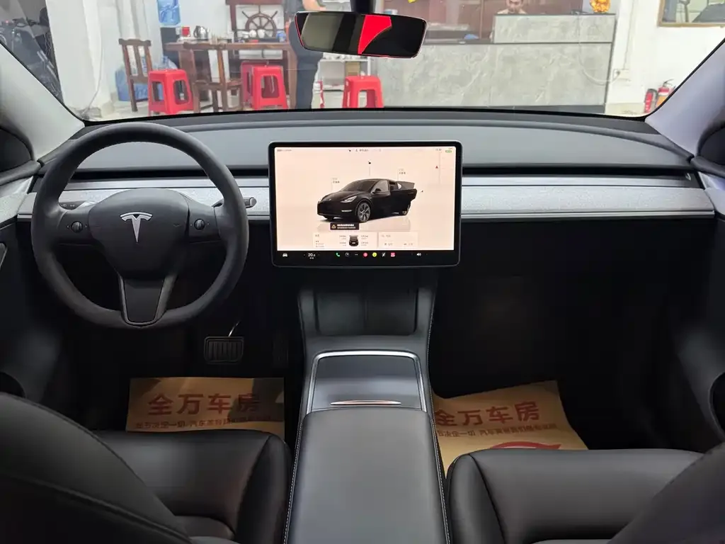 Tesla Model Y — фото 7