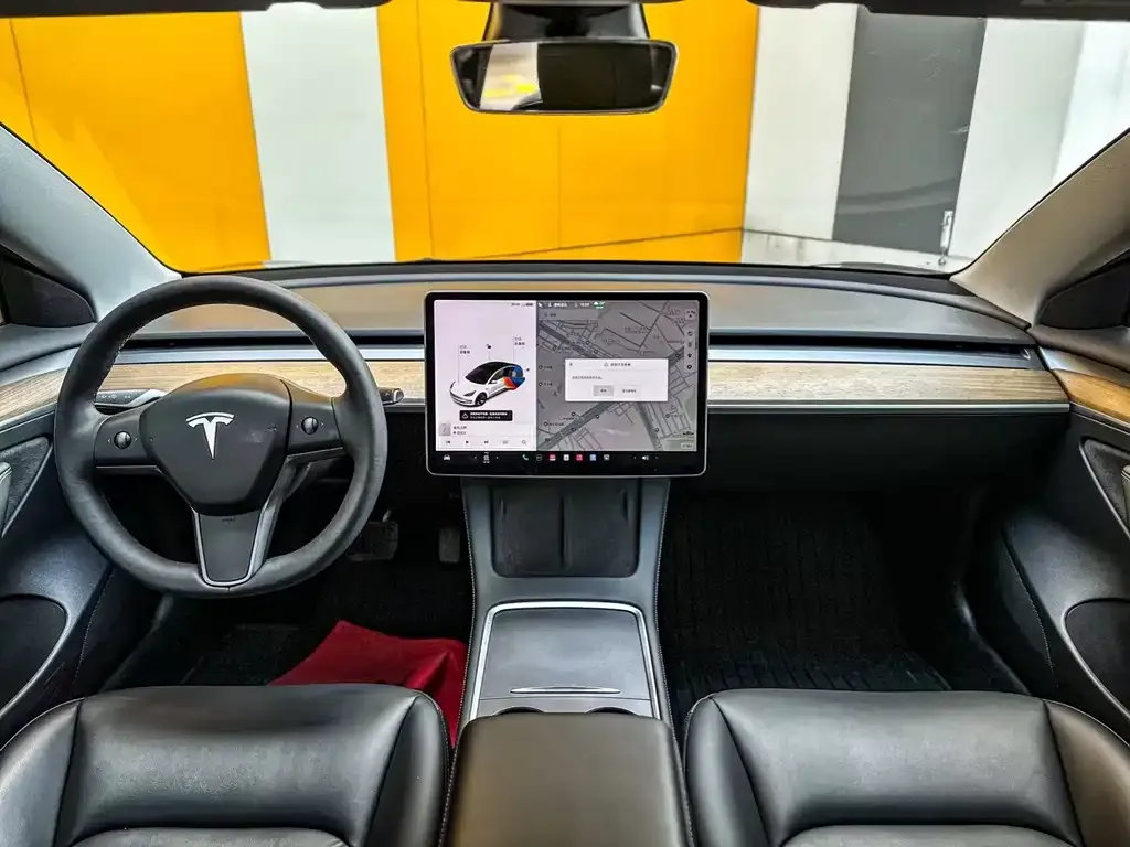 Tesla Model 3 — фото 3