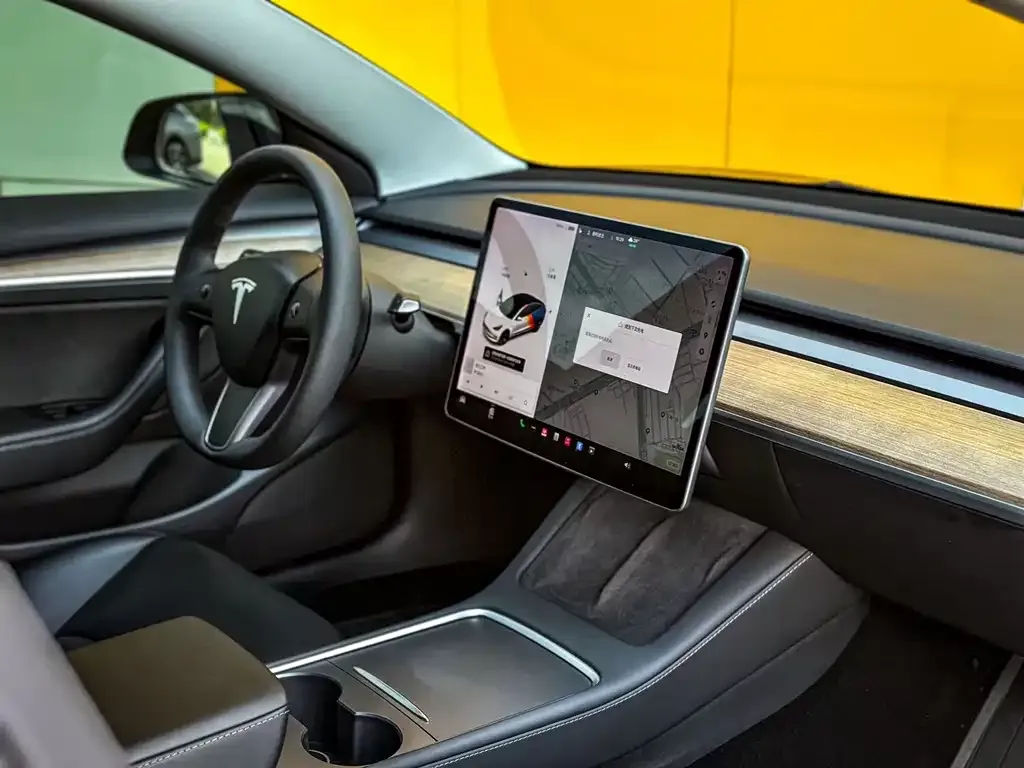 Tesla Model 3 — фото 4