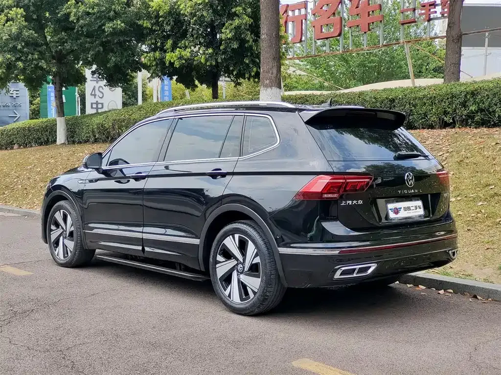 Volkswagen Tiguan L — фото 10
