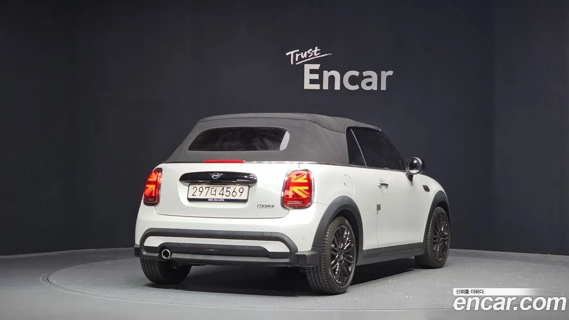 Mini Cooper Convertible 2024 из KR, фото 2