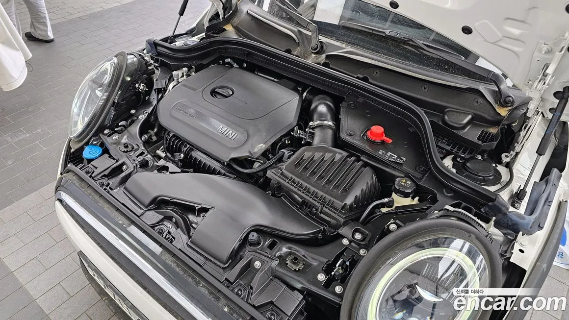 Mini Cooper Convertible 2024 из KR, фото 8
