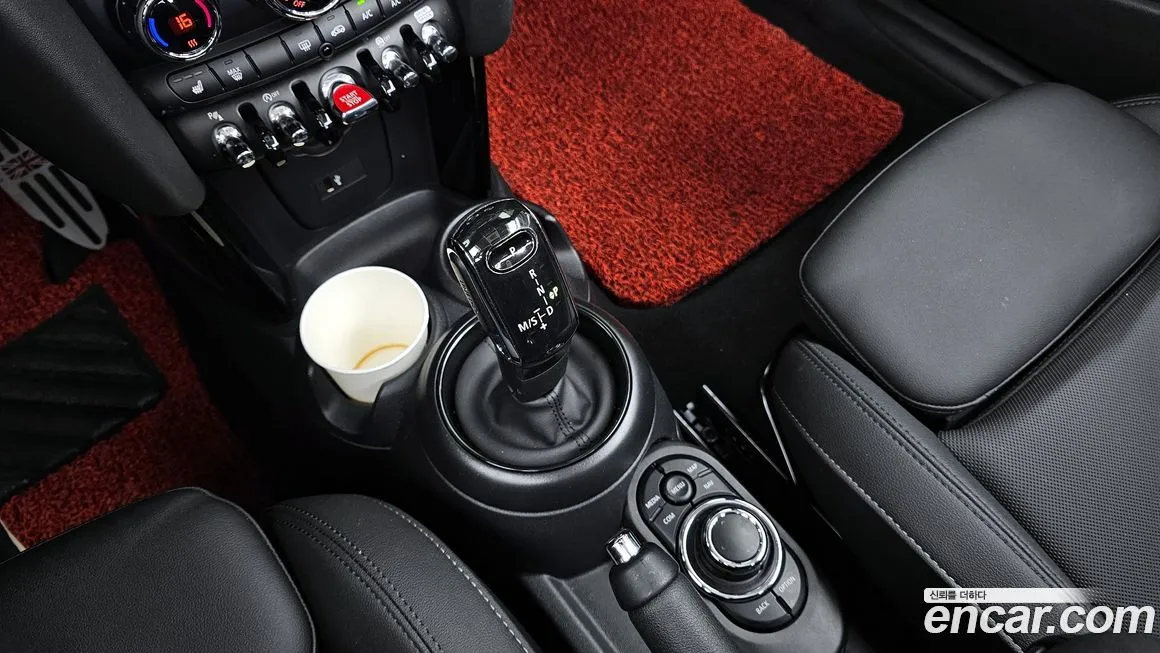 Mini Cooper Convertible 2024 из KR, фото 3