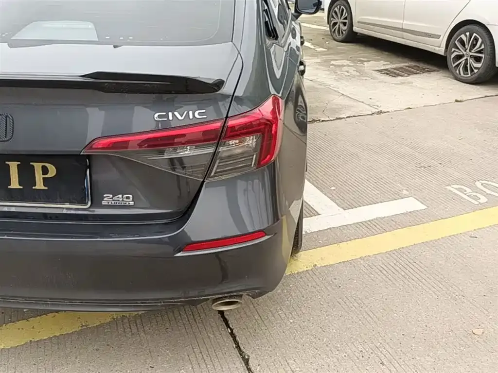Honda Civic — фото 8