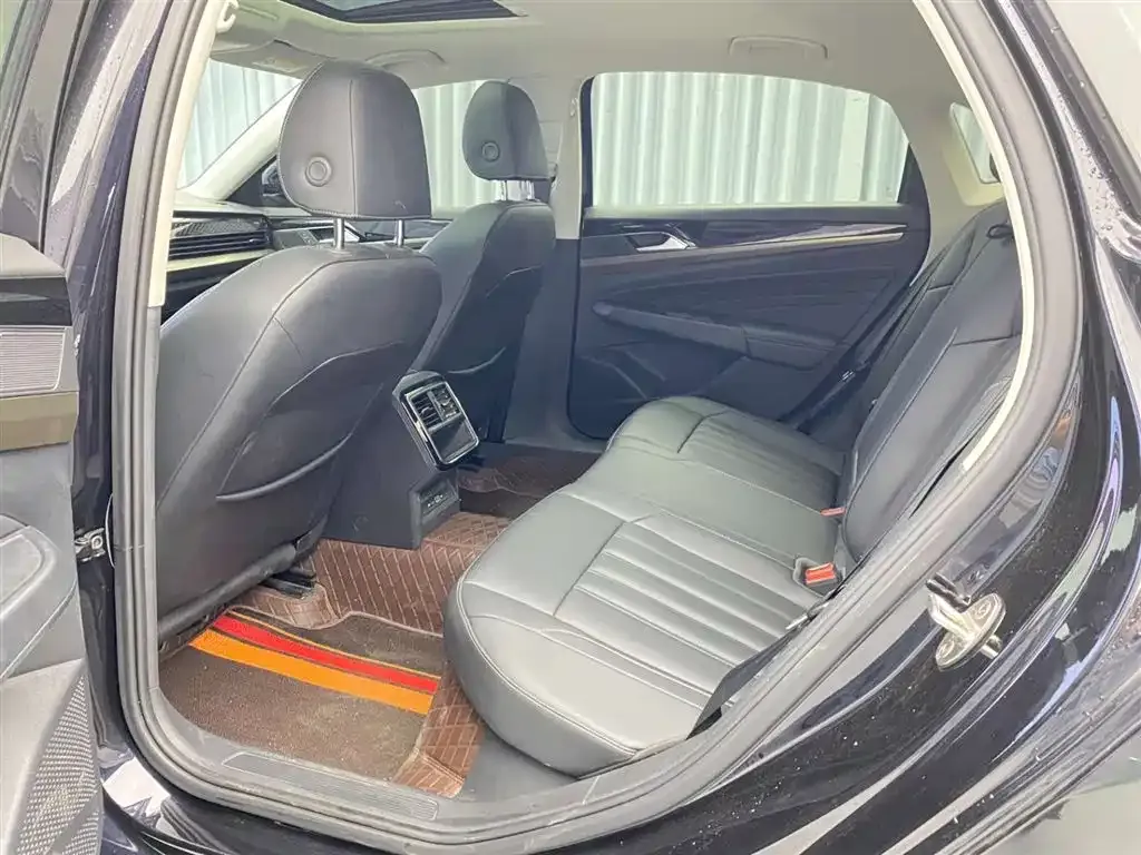 Volkswagen Passat — фото 9