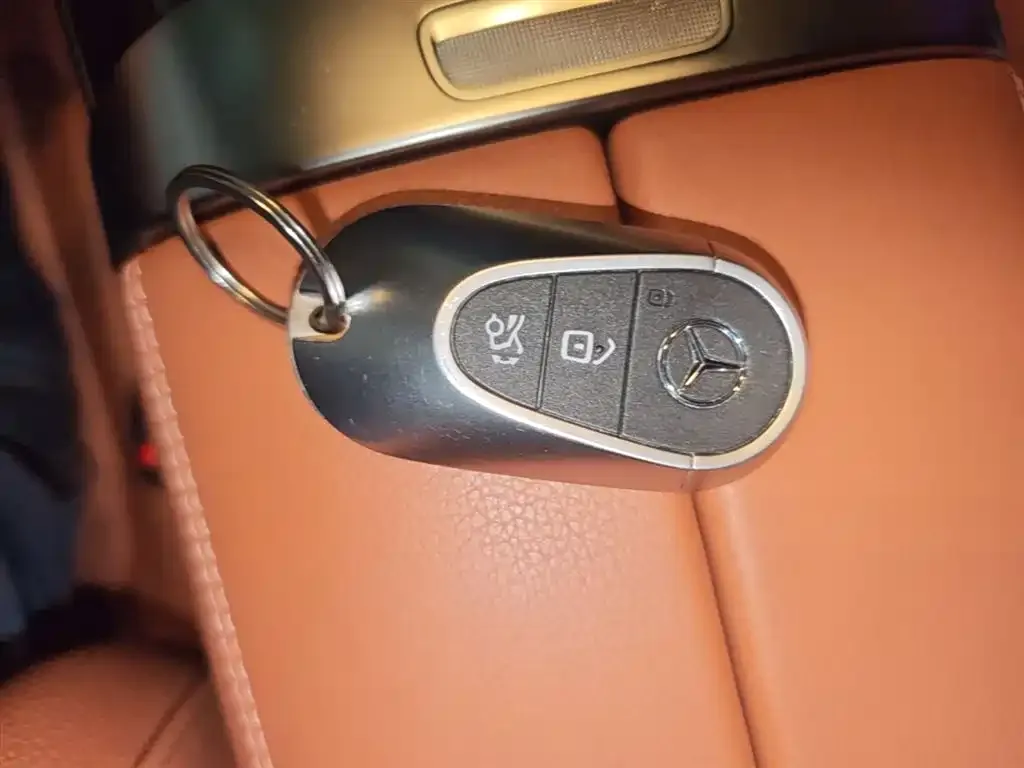 Mercedes-Benz GLC 2024 из CN, фото 3