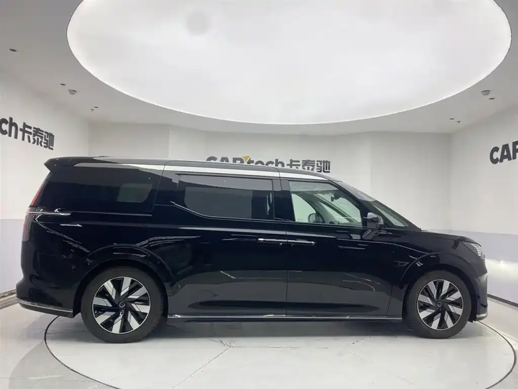 Volvo EM90 2026 из CN, фото 5