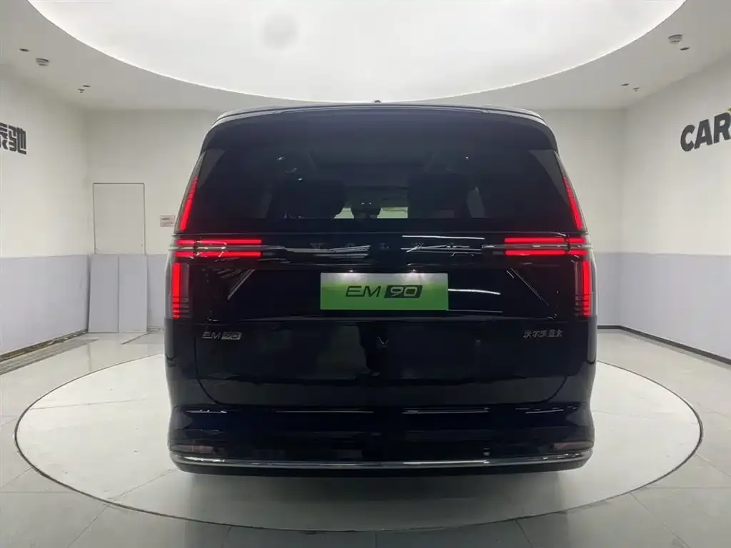 Volvo EM90 2026 из CN, фото 3