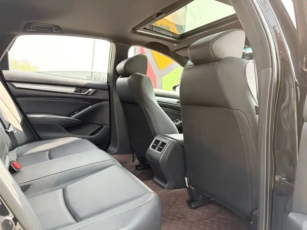 Honda Inspire 2023 из CN, фото 2
