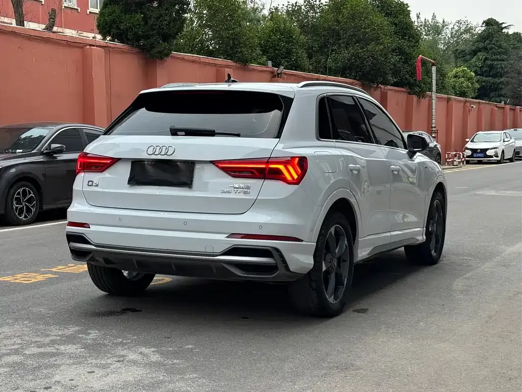 Audi Q3 — фото 4