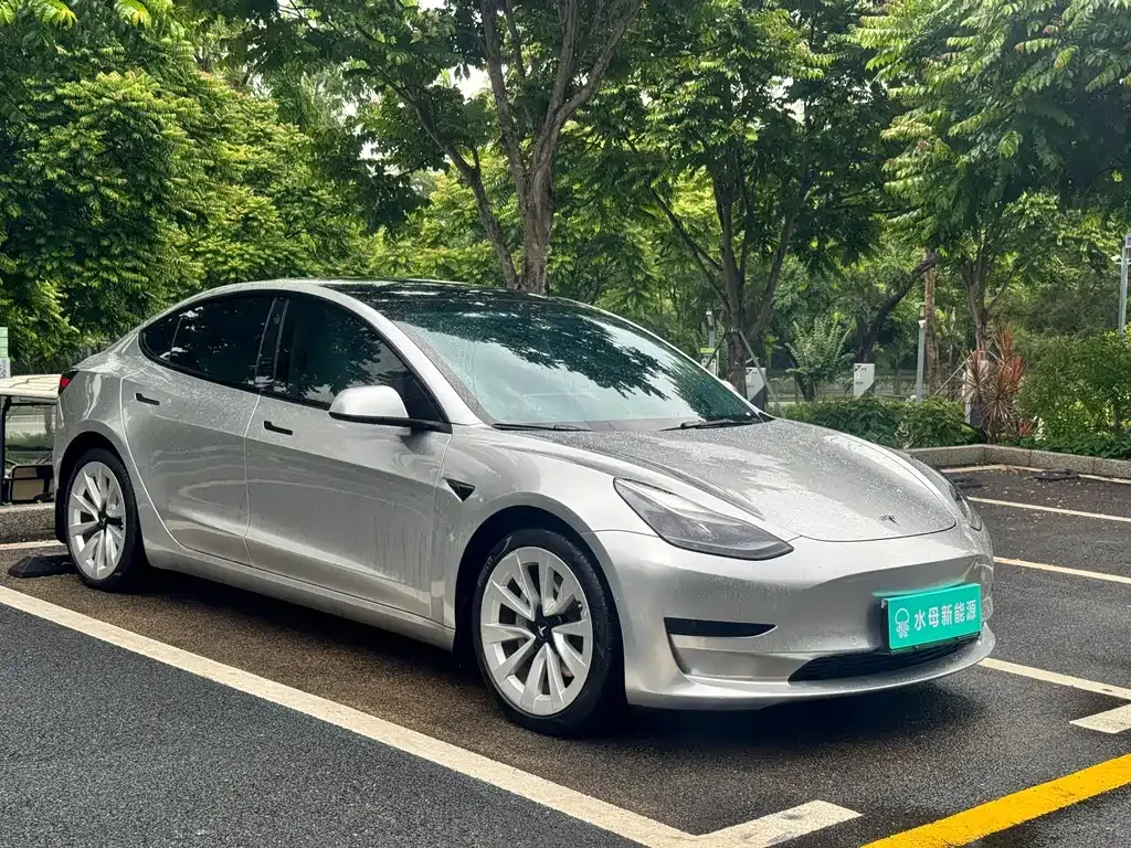 Tesla Model 3 — фото 5
