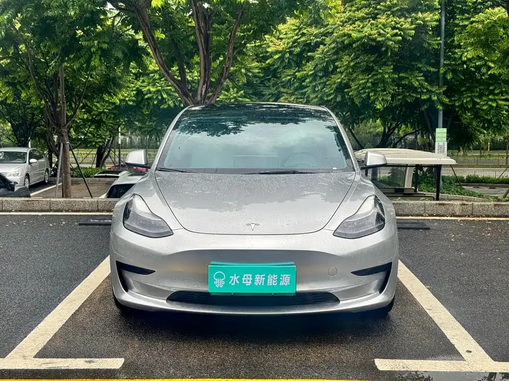 Tesla Model 3 — фото 8