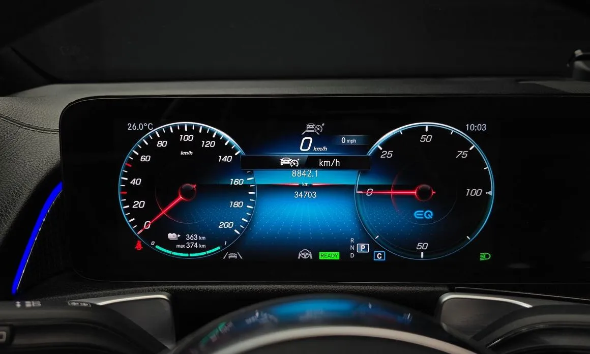 Mercedes-Benz EQB 2023 из KR, фото 2