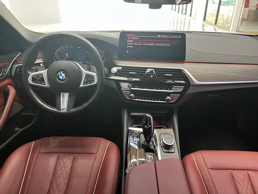 BMW 5 Series — фото 9