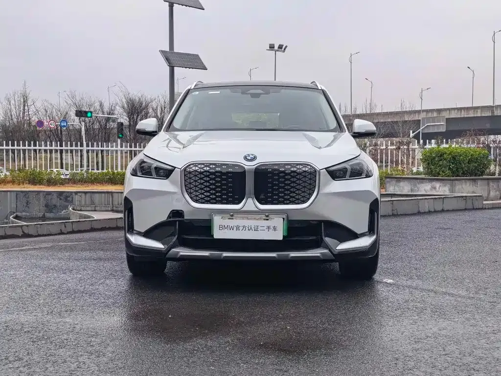 BMW iX1 2025 из CN, фото 4