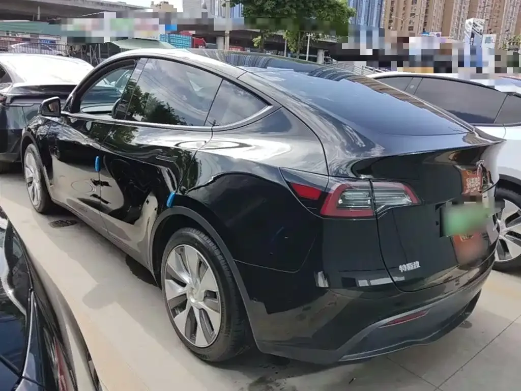 Tesla Model Y — фото 9