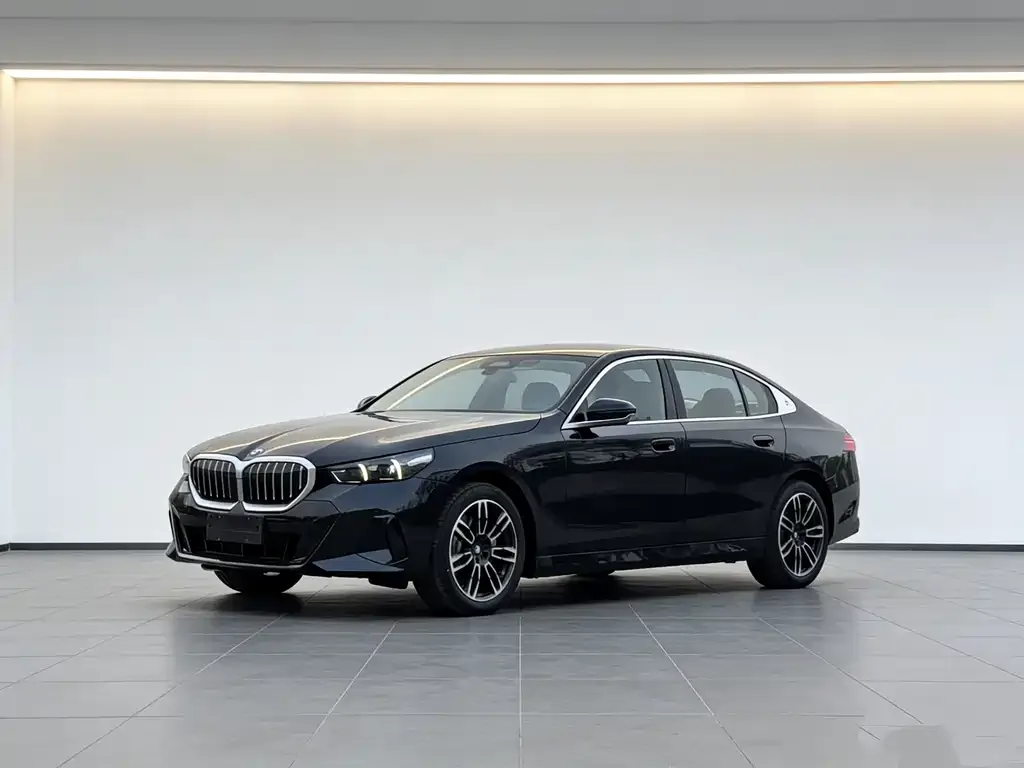BMW 5 Series — фото 1