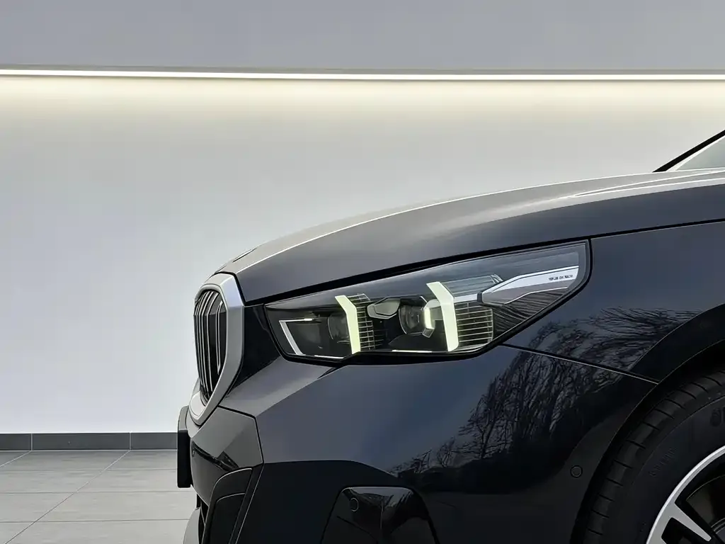 BMW 5 Series — фото 4