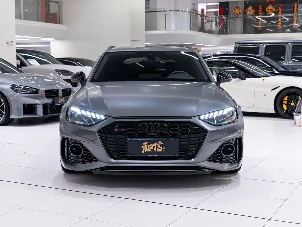 Audi RS 4 2022 из CN, фото 4