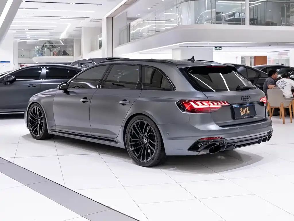 Audi RS 4 2022 из CN, фото 8