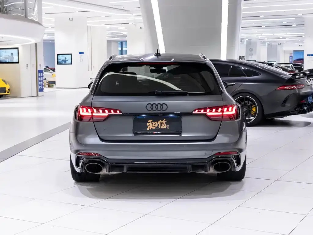 Audi RS 4 2022 из CN, фото 3