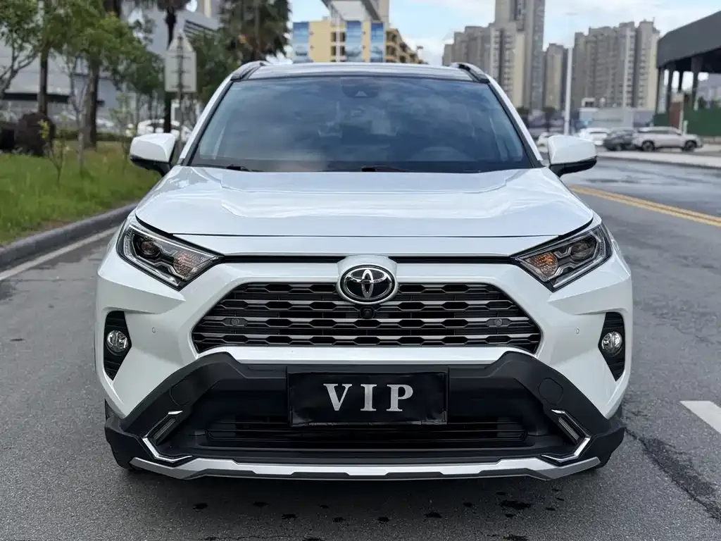 Toyota RAV4 — фото 10