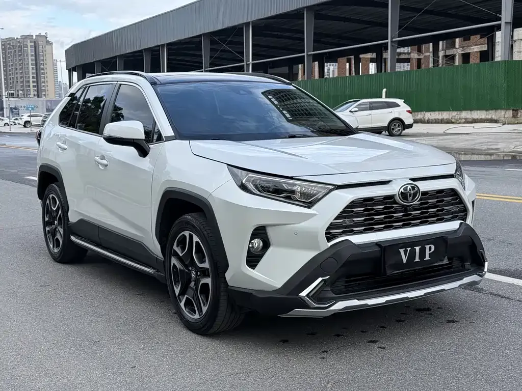 Toyota RAV4 — фото 9
