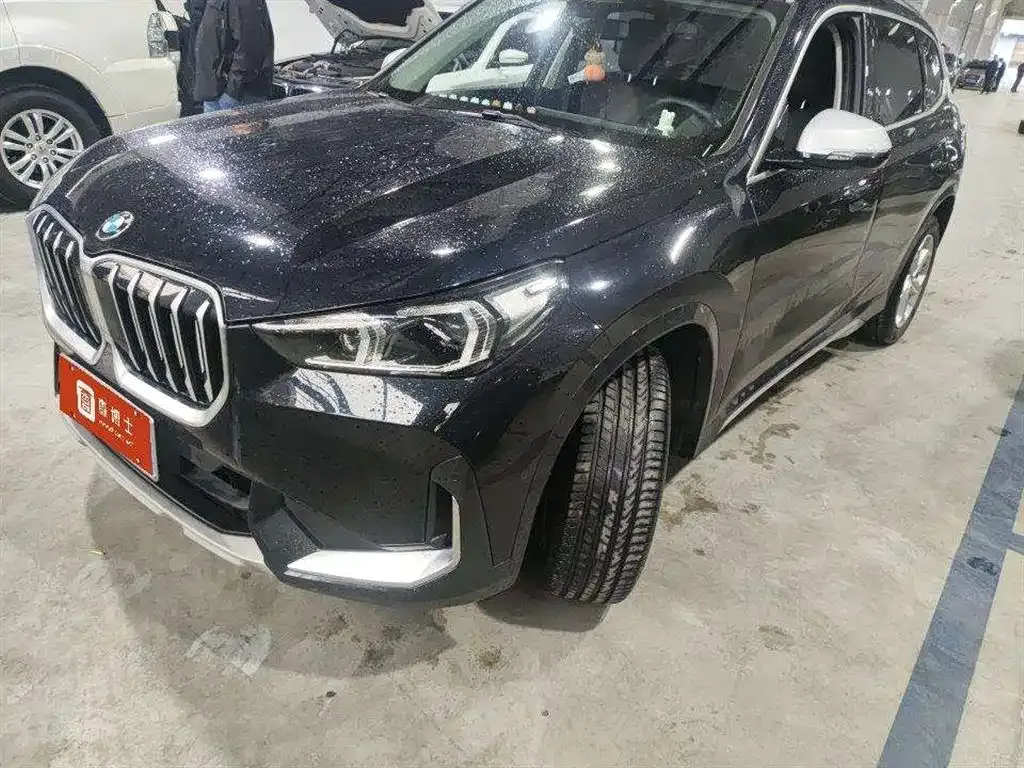 BMW X1 — фото 1