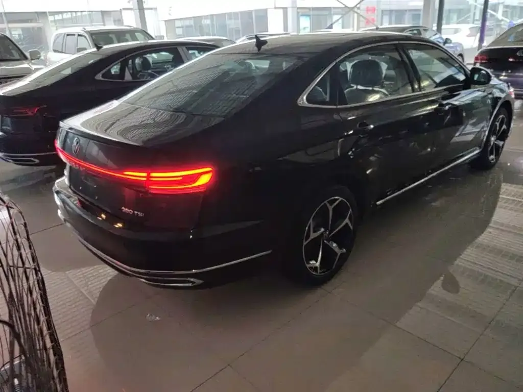 Volkswagen Passat — фото 7