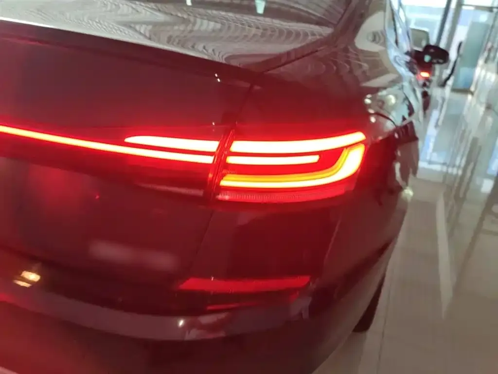 Volkswagen Passat — фото 5