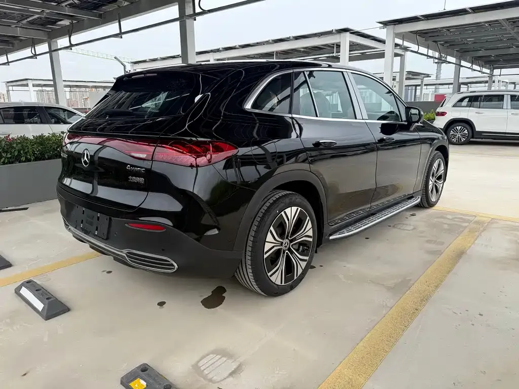 Mercedes-Benz EQE SUV — фото 8
