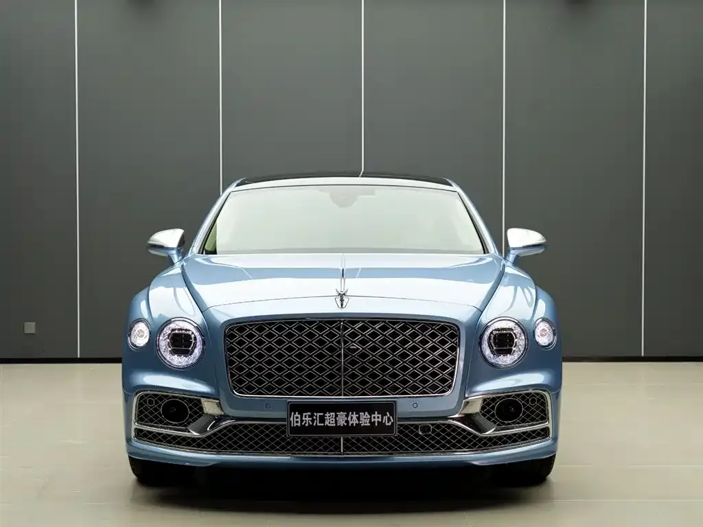 Bentley Flying Spur — фото 10