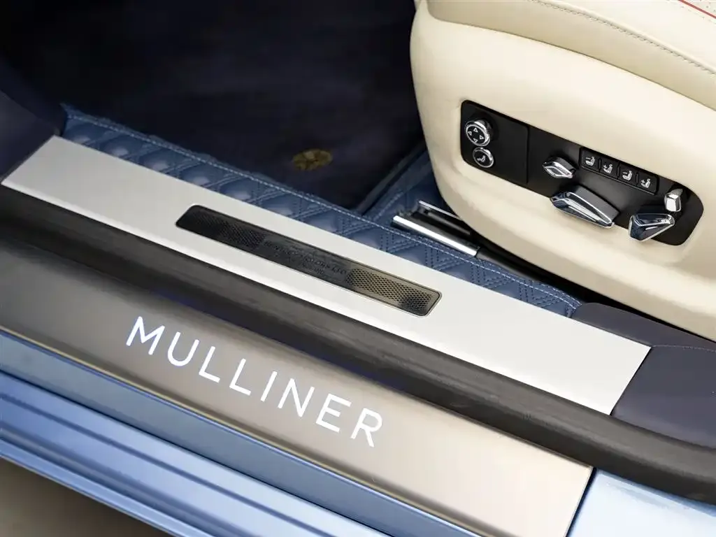 Bentley Flying Spur — фото 8